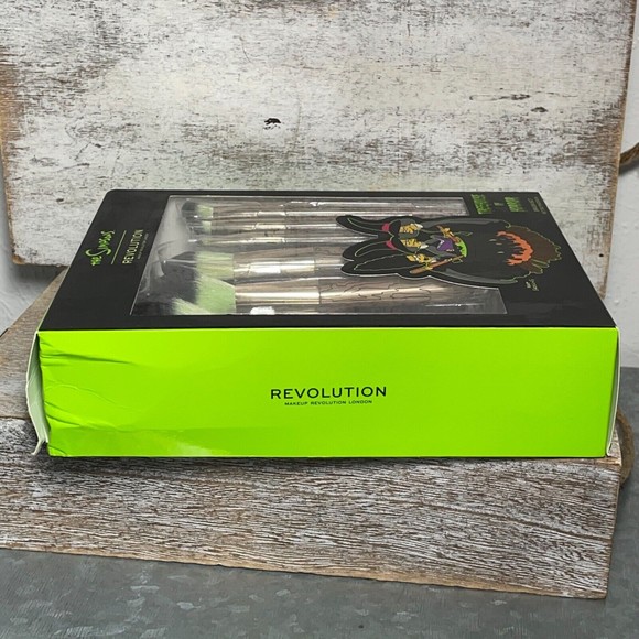 Revolution x Simpsons Treehouse of Horror Bouvier Coven Makeup Brush Set NEW - Picture 4 of 10